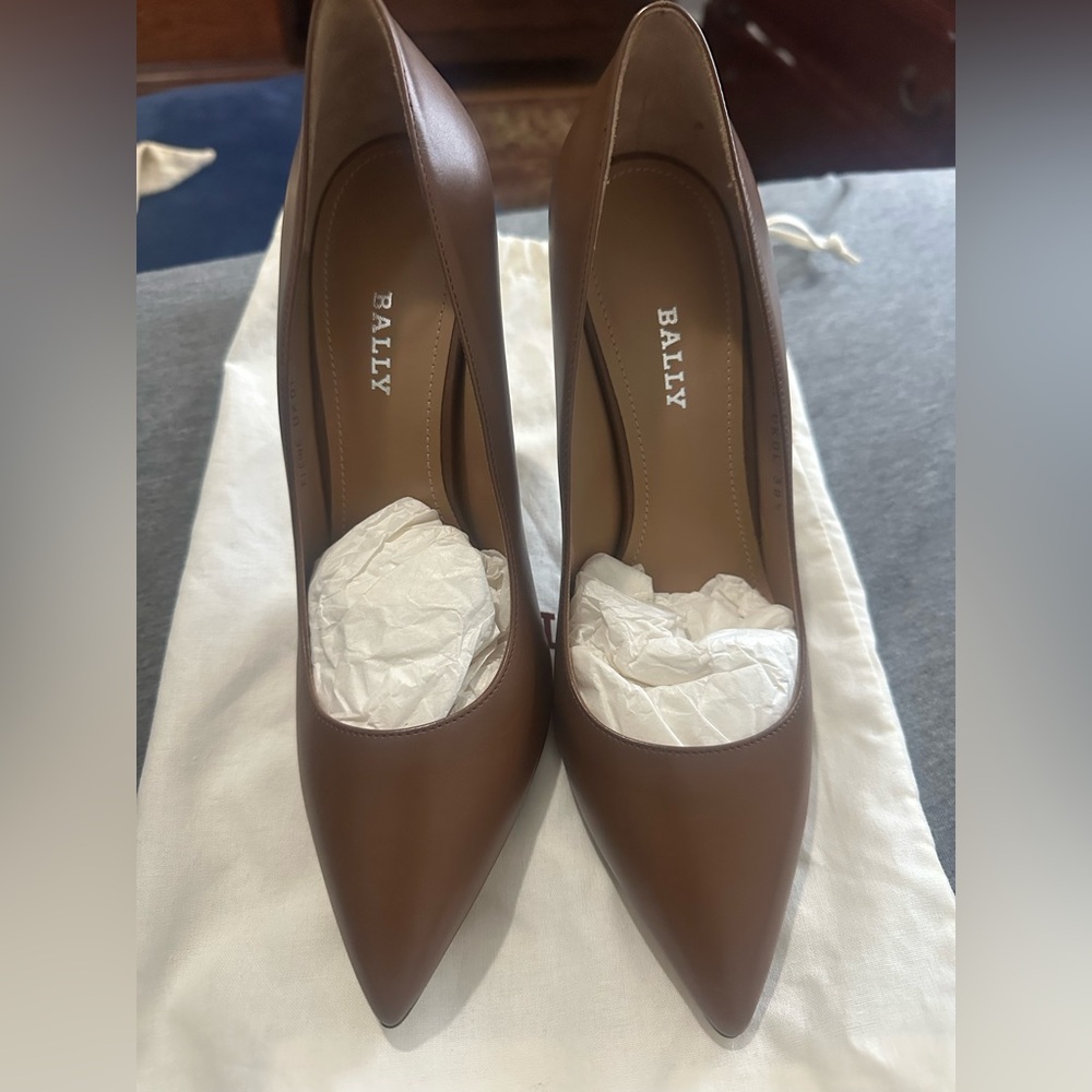 Brand new Bally Women's Brown Leather Heels